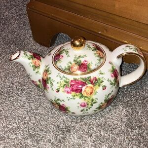Royal Albert 1999 Old Country Roses Floral Teapot with Gold Accents